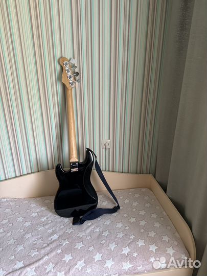 Бас гитара Homage