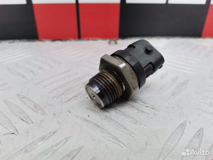 Датчик давления топлива Opel Corsa C рест. 2006