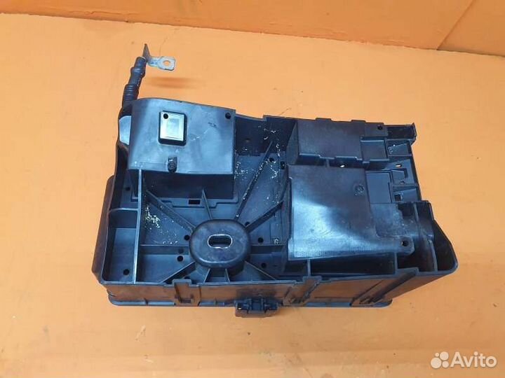 Блок предохранителей подкапотный Cadillac Srx 3.6