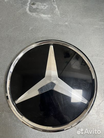 Знак эмблема на решетку радиатора Мерседес