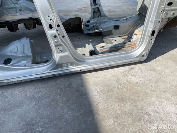 Порог со стойкой правый Renault Duster HJD