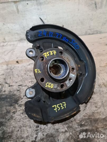 Поворотный кулак левый Volvo S60 2 2010-2013