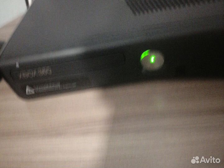 Прошитый Xbox 360 в комплекте 1 джойстик