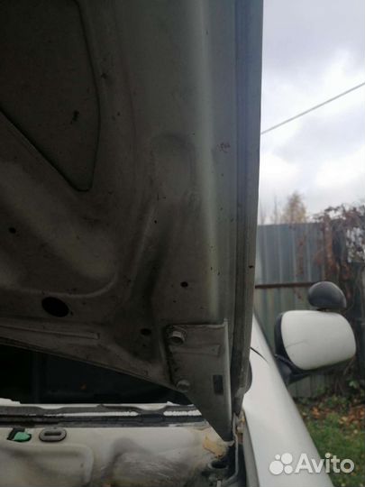 Капот Nissan N15