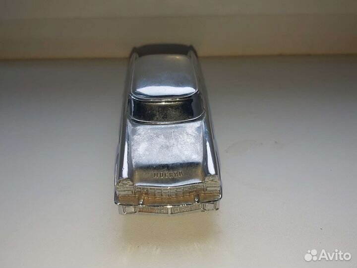 Модель автомобиля ЗИЛ-111