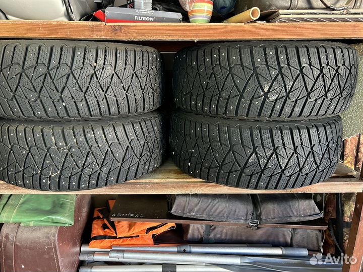 Goodyear Ultragrip 600 215/55 R17 98