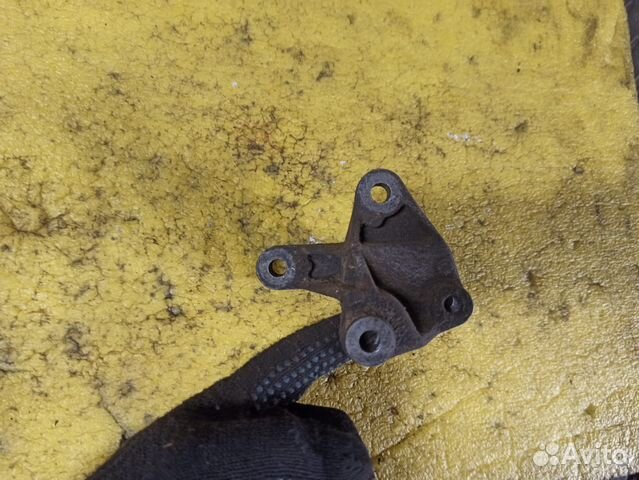 Кронштейн опоры кпп Ford Focus 1