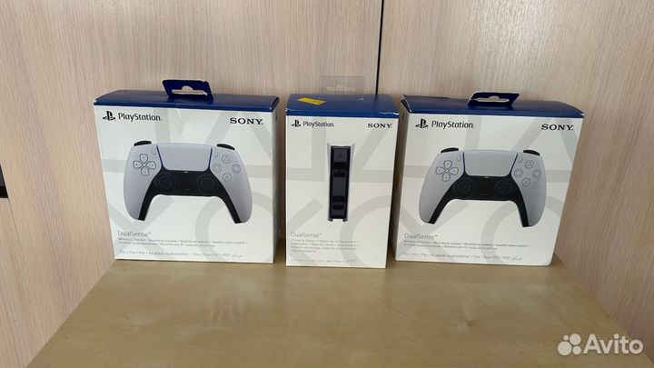 PS5 DualSense и зарядная станция