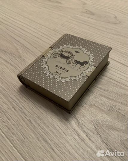 Жестяная коробочка для мелочей