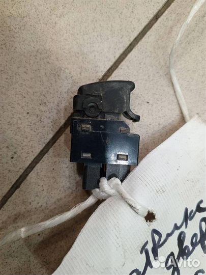 Кнопка стеклоподъемника Hyundai Matrix 2001-2010