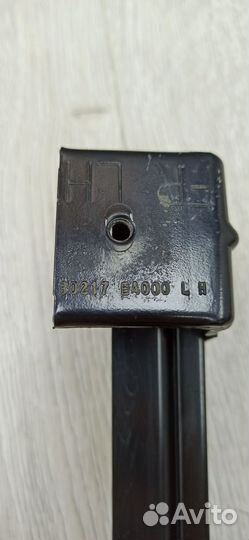 Направляющая стекла Nissan pathfinder R51 Лев