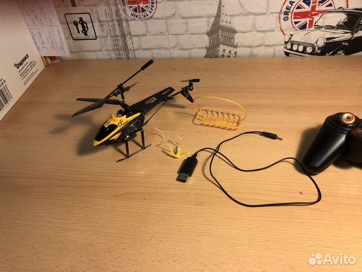 Вертолет на пульте управления