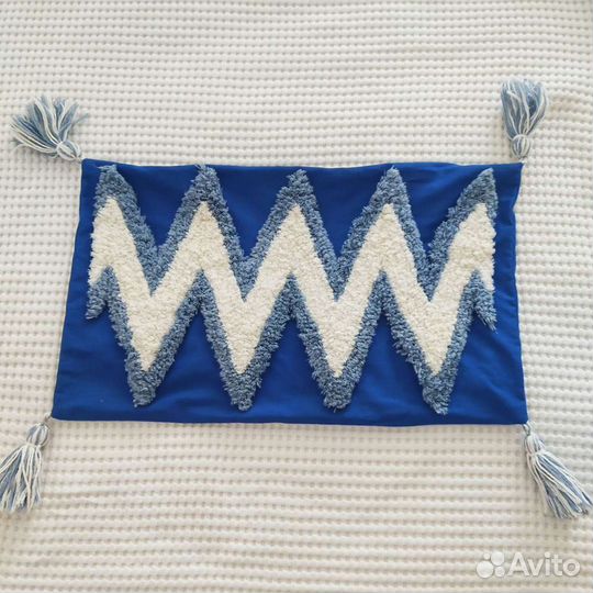 Чехол для подушки с кисточками