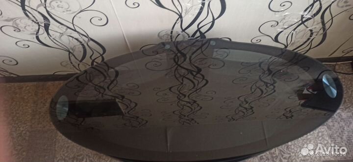 Стеклянная тумба под тв