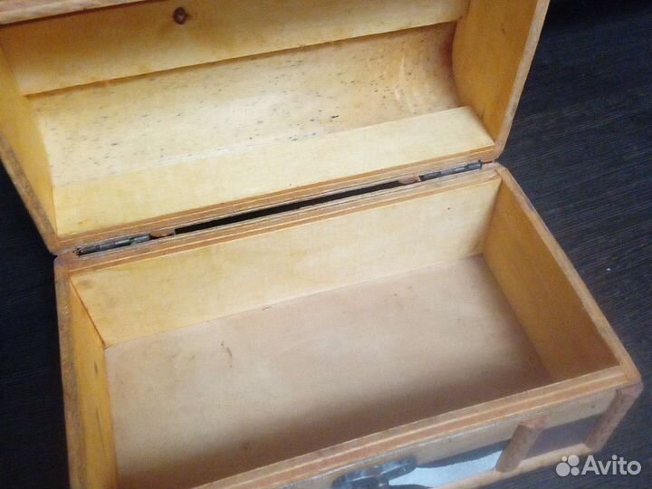 Шкатулка в виде сундука