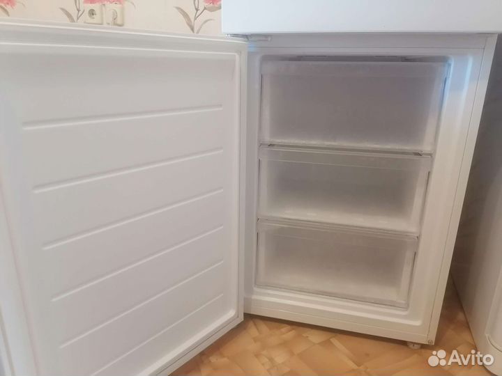 Холодильник Haier CEF537AWG