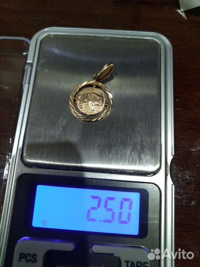 Золотая подвеска