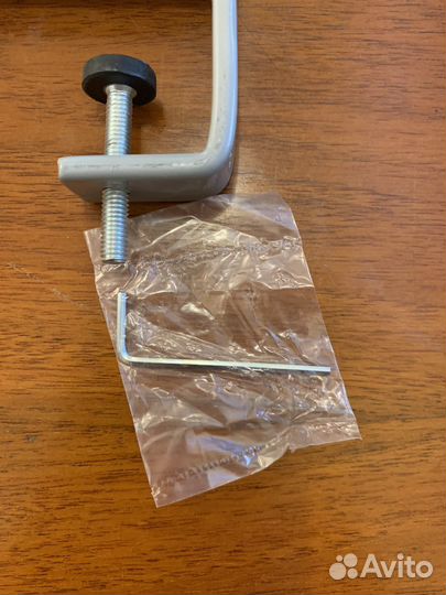 Кронштейндля полки с креплением к столу IKEA