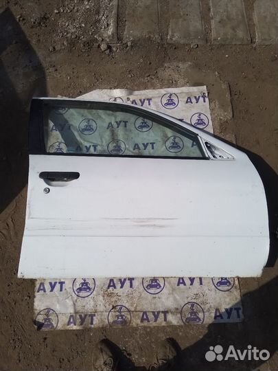 Дверь передняя правая Nissan Primera P10