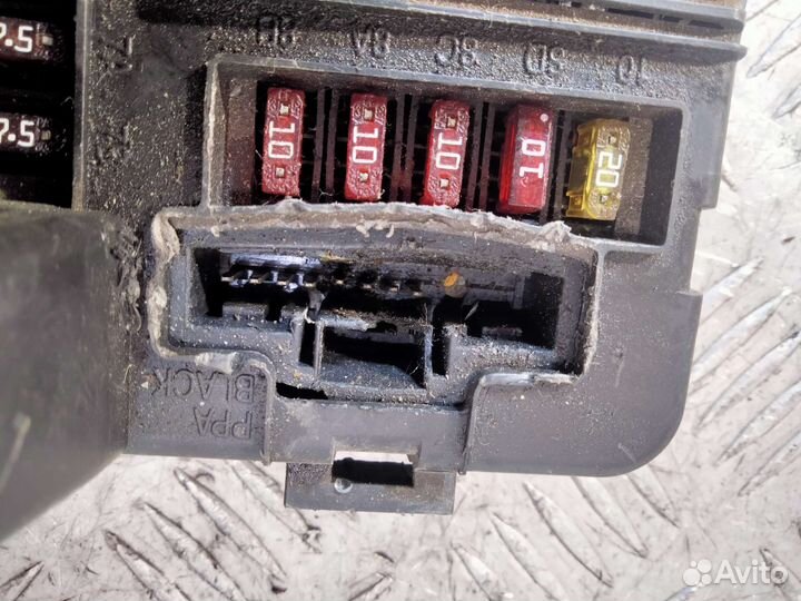 Блок предохранителей Renault Megane II