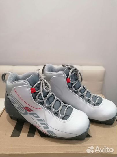 Лыжные ботинки