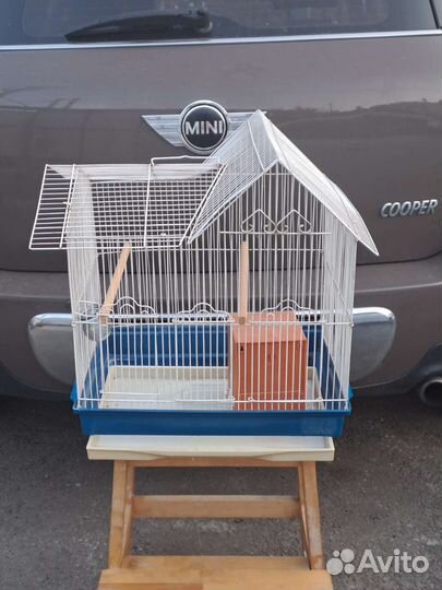 2 Клетки для попугаев.Круглая и Большая