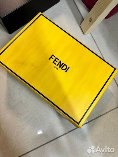 Кроссовки женские Fendi