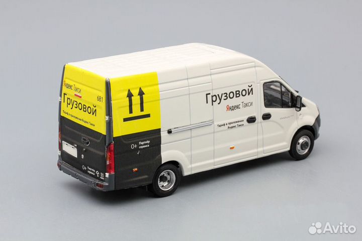 Водитель на личном грузовом автомобили