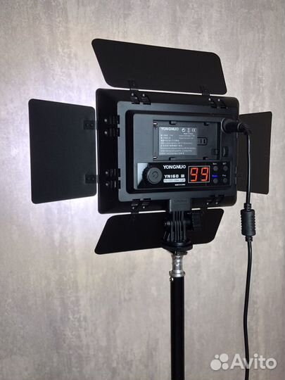 Видеосвет Yongnuo + штатив