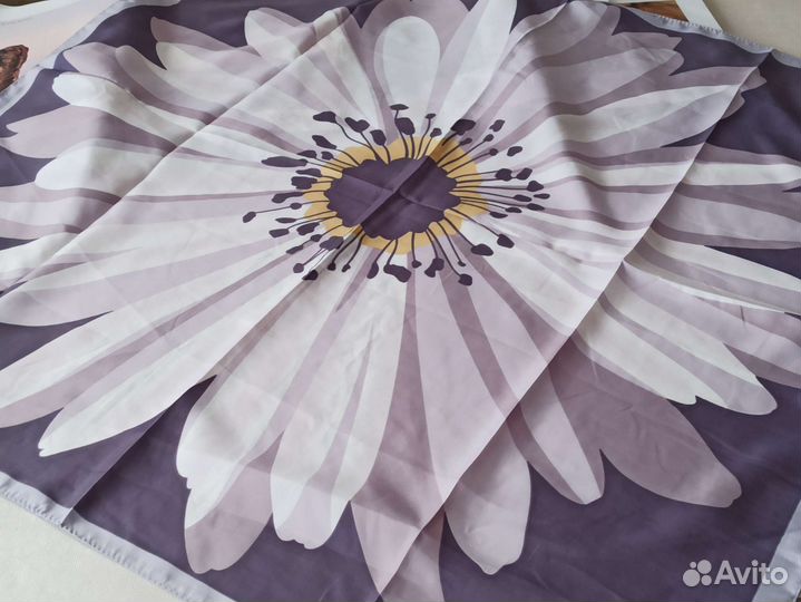 Платок Шелковый Valentino Ромашка новый