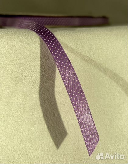 Атласная сиреневая лента в горошек 0,9 мм