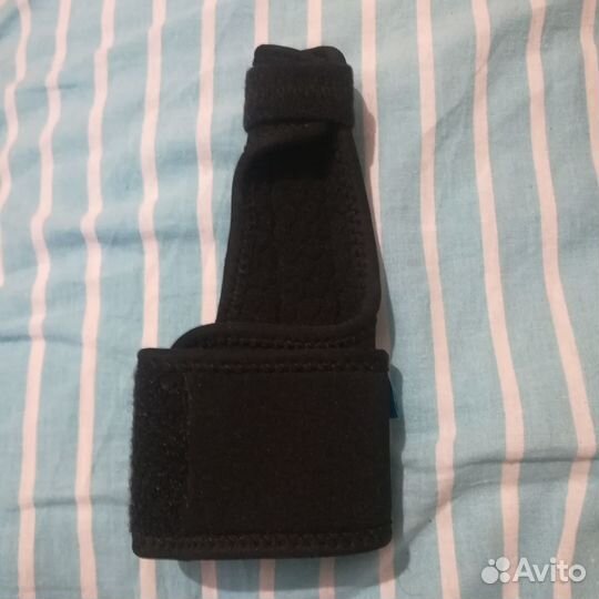 Бандаж на лучезапястный сустав