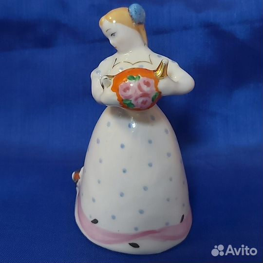 Статуэтка фарфор 