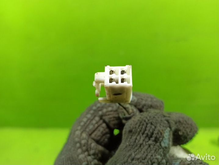 Проводка крышки багажника Toyota Yaris XP90 1KR