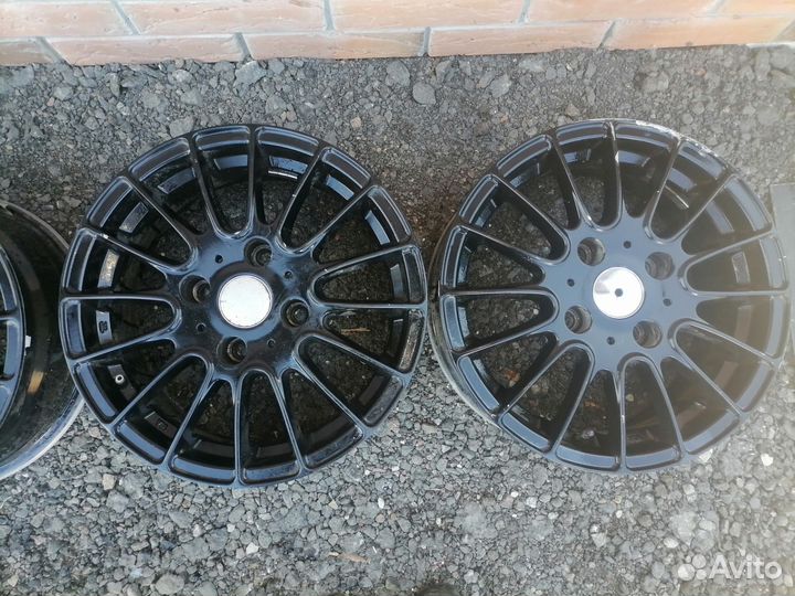 Литые диски R15 на Ниссан Тиида