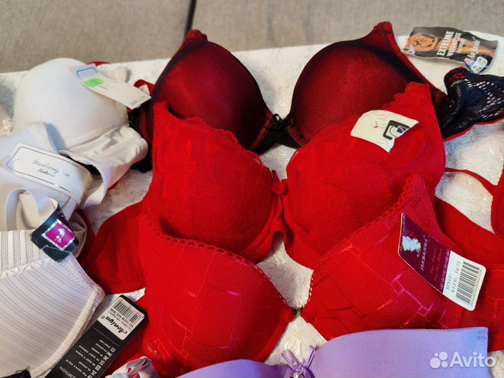 Женский лифчик