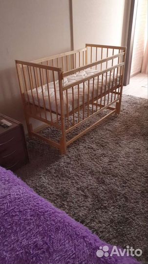 Кроватка с маятником