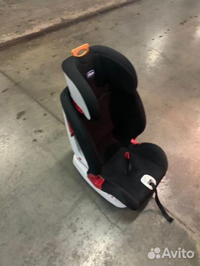 Автокресло chicco universe