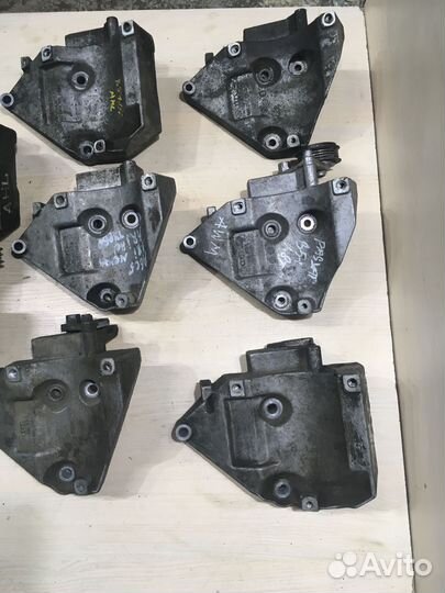 Кронштейн кондиционера Ауди А6 С5 06B260885D