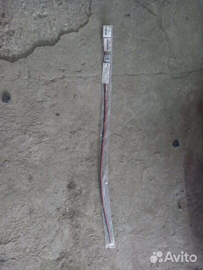 Молдинг лобового стекла Toyota Camry V70