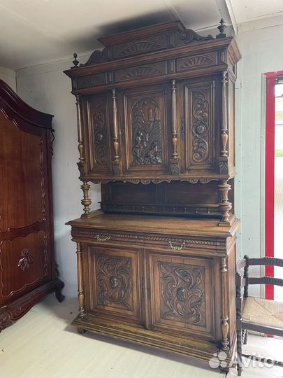 Старинный буфет