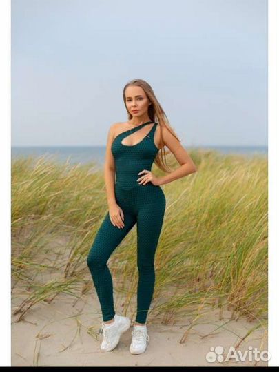 Комбинезон женский новый s