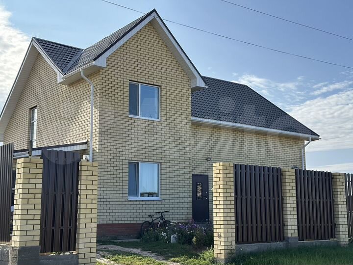 Коттедж 203,8 м² на участке 6 сот.