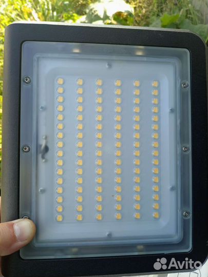 Светодиодный прожектор 100 вт