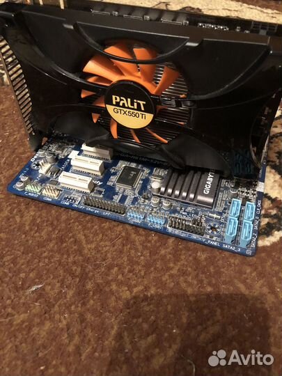 Материнская плата с процессором и памятью