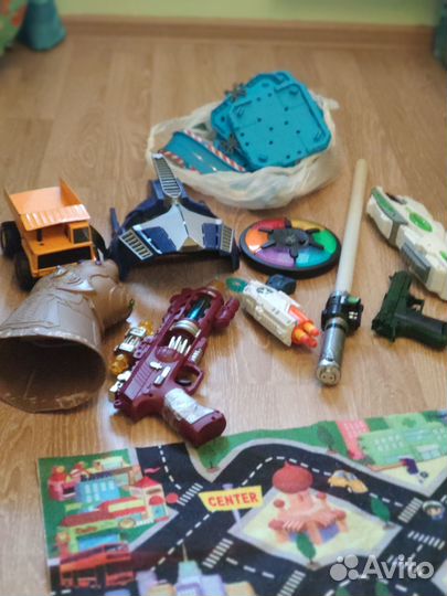 Игрушки, рука танноса, самосвал, nerf, гараж