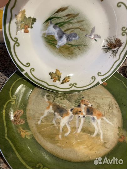 Фарфоровый сервиз, кружка и тарелки 