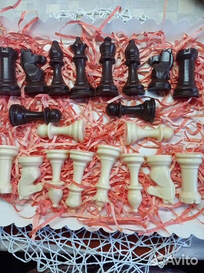 Шоколадные шахматы и ком.панель