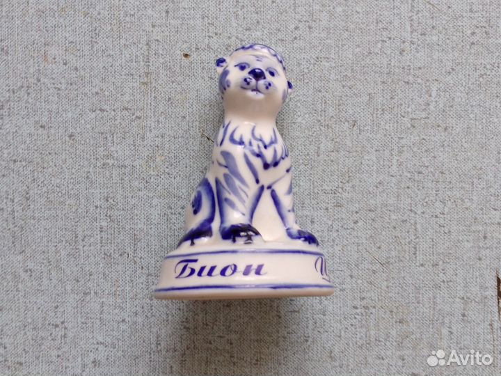 Статуэтка фарфоровая гжель