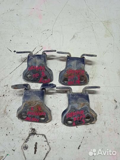 Петля двери Nissan Sunny Ниссан Санни